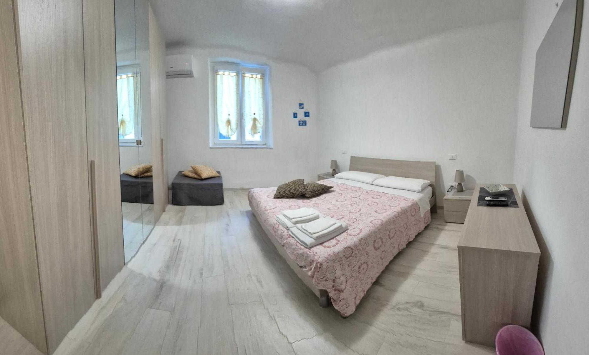 Casa Vacanze Matilde ลาสเปเซีย ภายนอก รูปภาพ