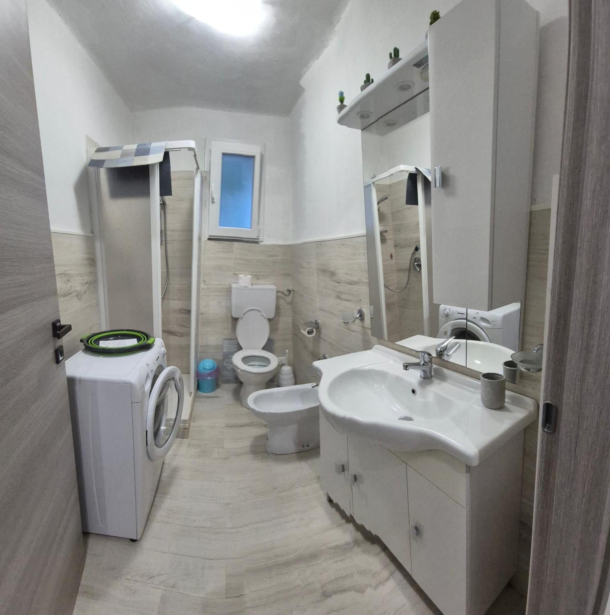 Casa Vacanze Matilde ลาสเปเซีย ภายนอก รูปภาพ