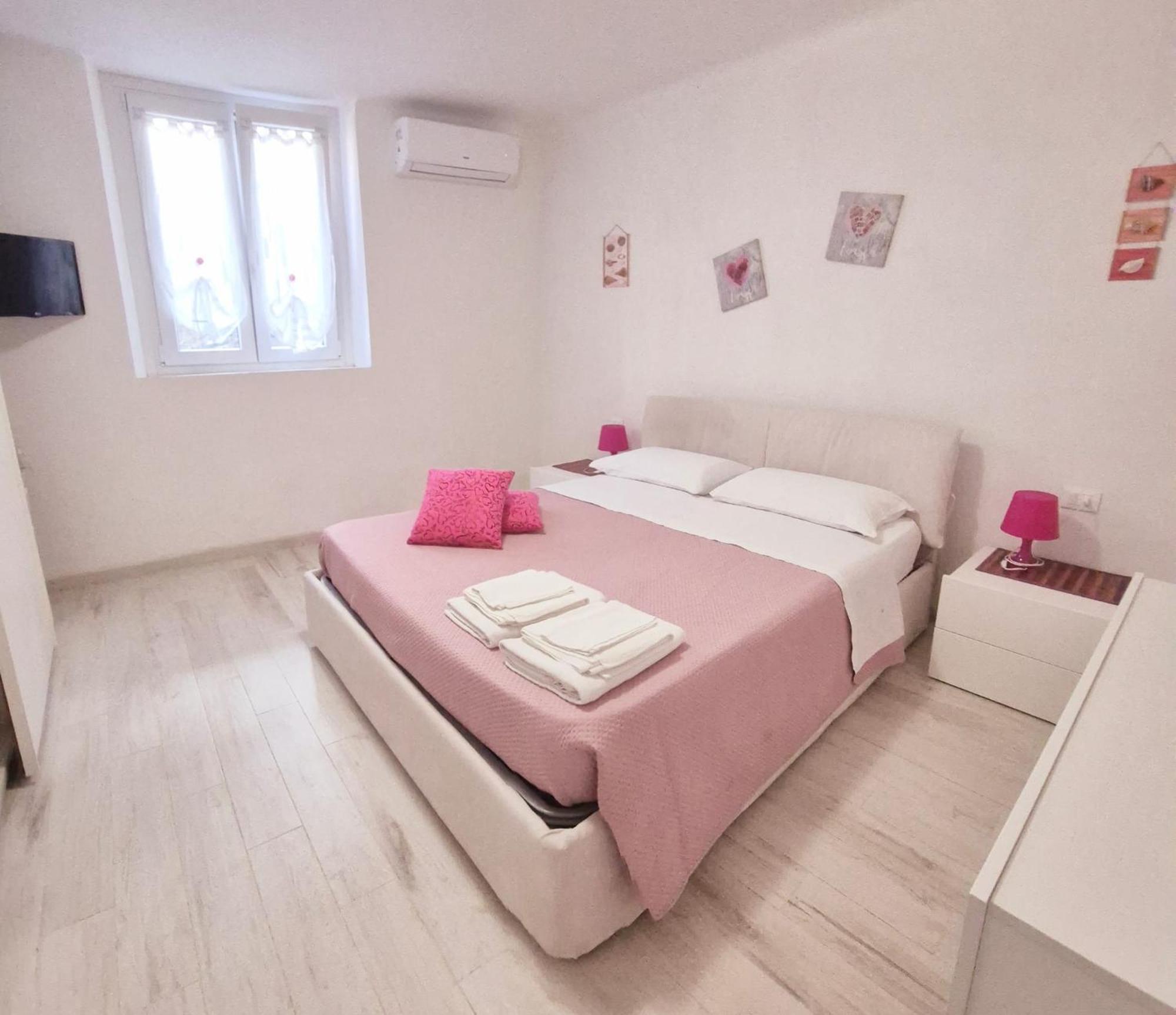 Casa Vacanze Matilde ลาสเปเซีย ภายนอก รูปภาพ