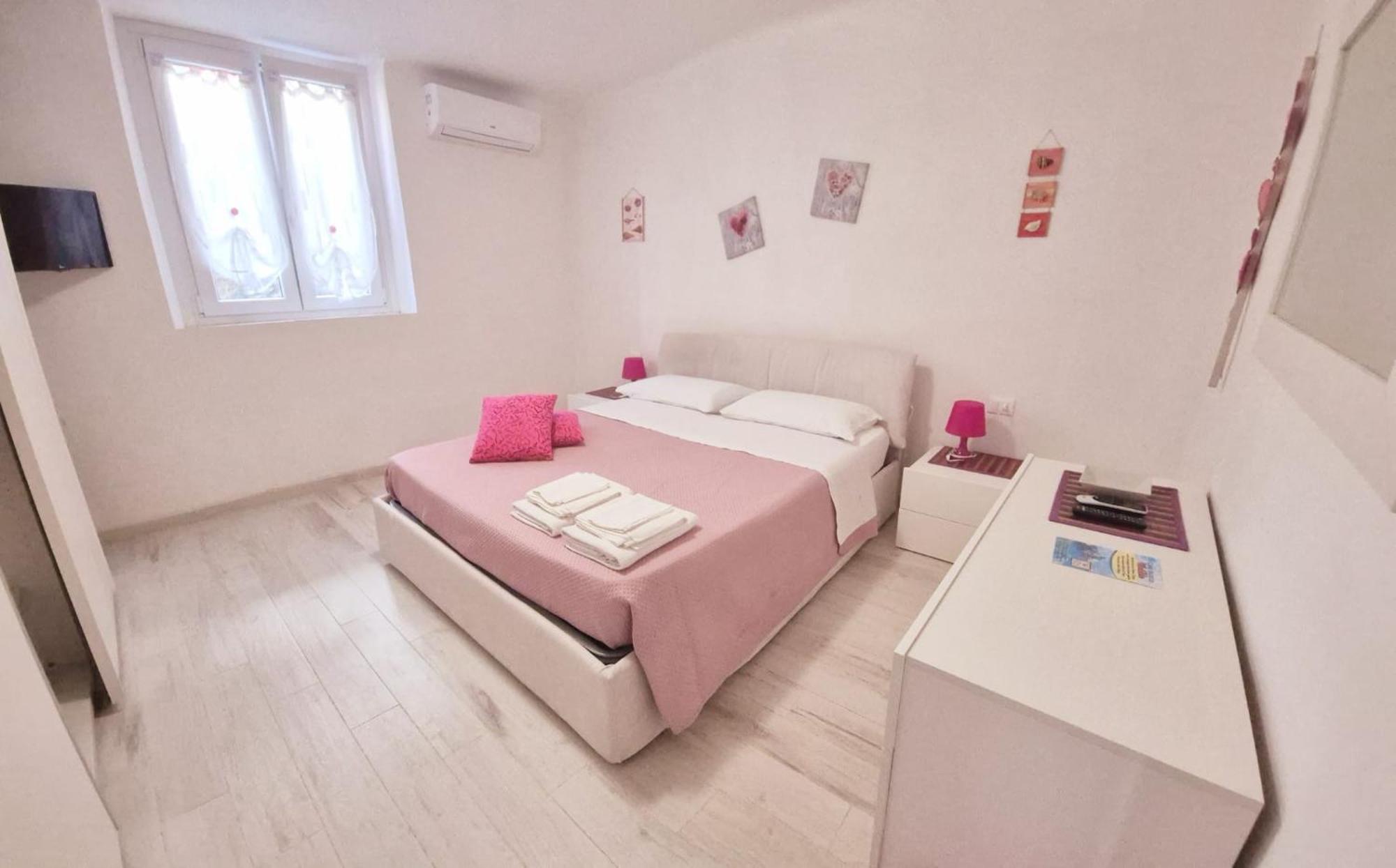 Casa Vacanze Matilde ลาสเปเซีย ภายนอก รูปภาพ